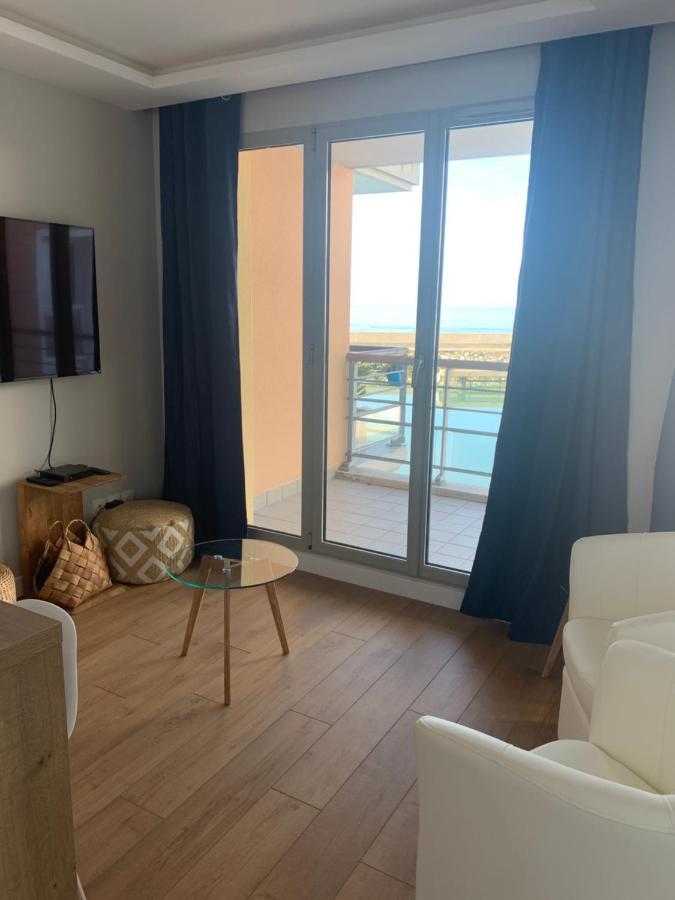 Horizon Bleu Apartment Довил Екстериор снимка