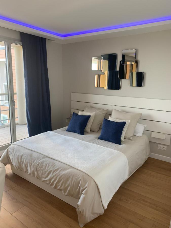 Horizon Bleu Apartment Довил Екстериор снимка